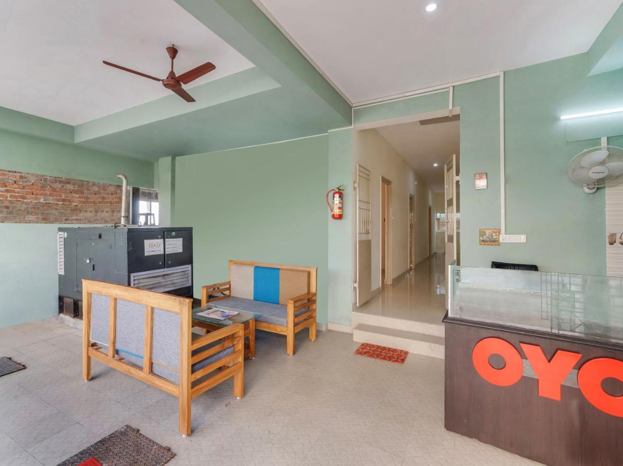 Oyo 19942 Prathyangira Associates Hotel Chennai